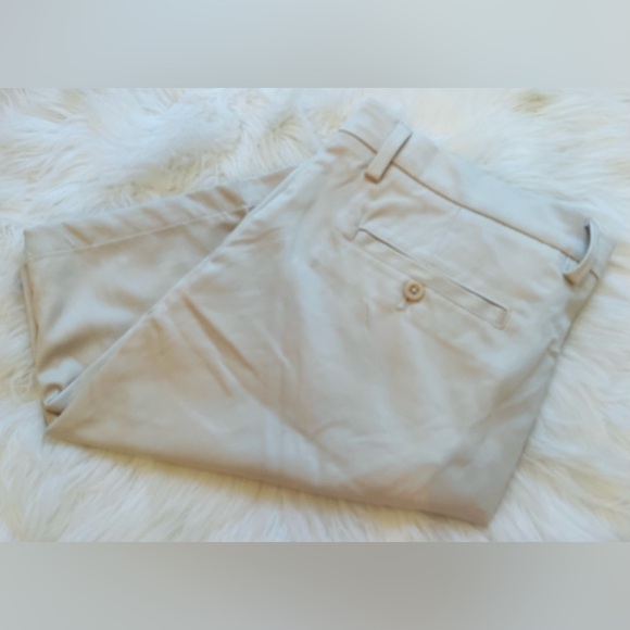 NEW Mens Classic Fit Wrinkle Free Beige Shorts Size‎ 38 - Picture 6 of 7